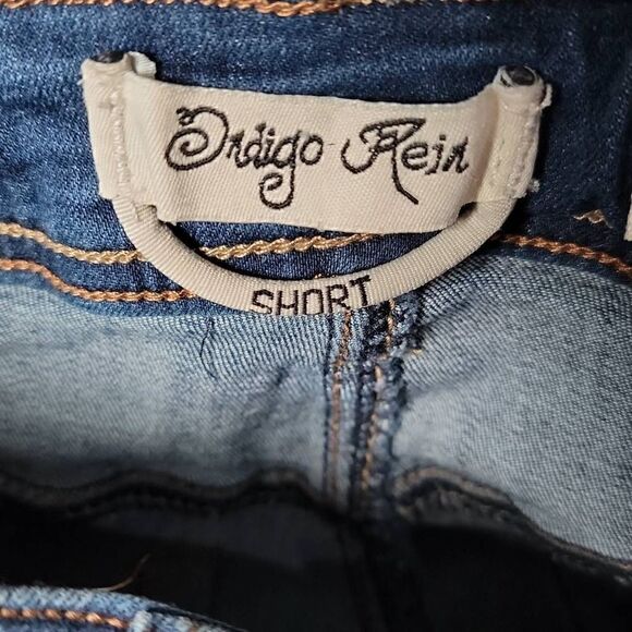 Indigo Rein jean short distressed - Picture 7 of 9